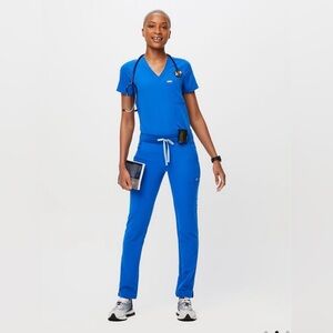 Like new no tag Unisex Figs Scrub Pants XS/T & 3-Pocket Scrub Top model (size 6)